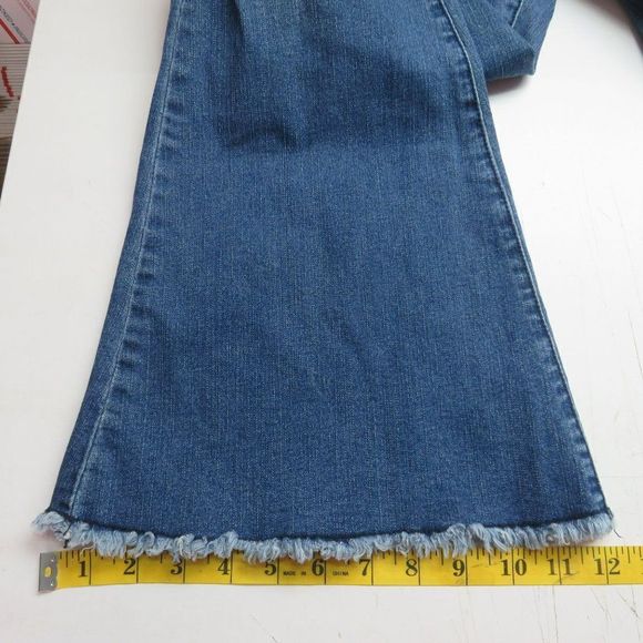 Crazy Train Whiskered Flare Leg Jeans Size 7 Medium Wash Blue Denim 31X32.5 - Picture 9 of 10